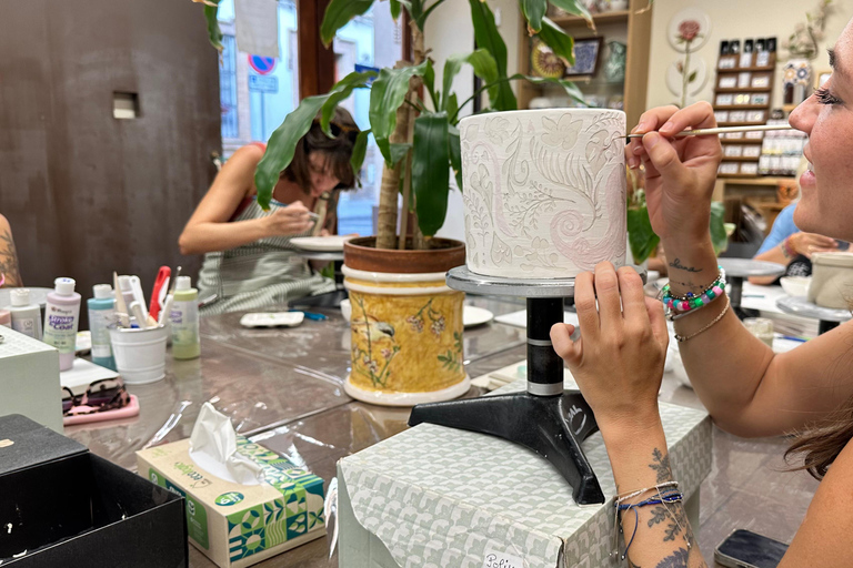 Seville: Ceramic painting workshop