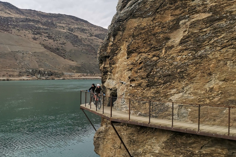 Desde Wanaka Alquiler y transporte de bicicletas eléctricas por el sendero del lago Dunstan