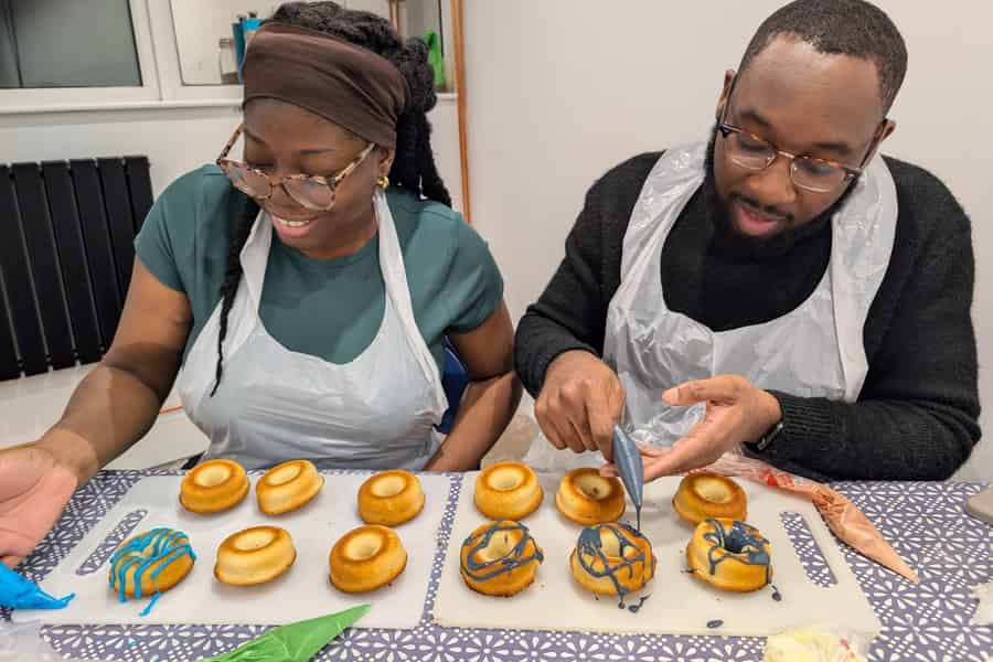 London: Donut-Back- und -Dekorations-Workshop. Foto: GetYourGuide London: Donut-Back- und -Dekorations-Workshop. Foto: GetYourGuide