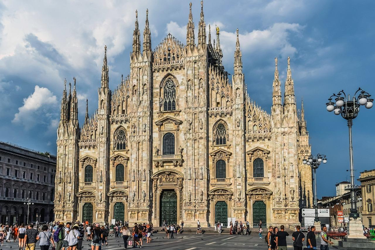 Milano: Guidad stadsrundtur med Duomo och valfri terrassSmågruppsresa med tillgång till terrass (hiss)