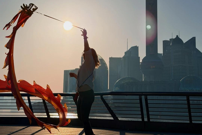 Shanghai First Night: Huangpu River Cruise with Hotel Pickup