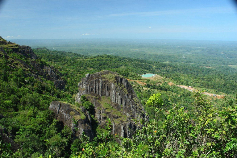 Yogyakarta: Nglanggeran Ancient Volcano Climbing Tour