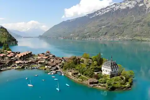 Desde Basilea: tour privado a Interlaken, lago Brienz y cascadas.