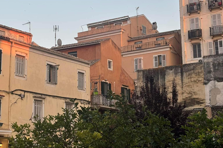 Corfu: Women's Walking Tour with Coffee and Gift