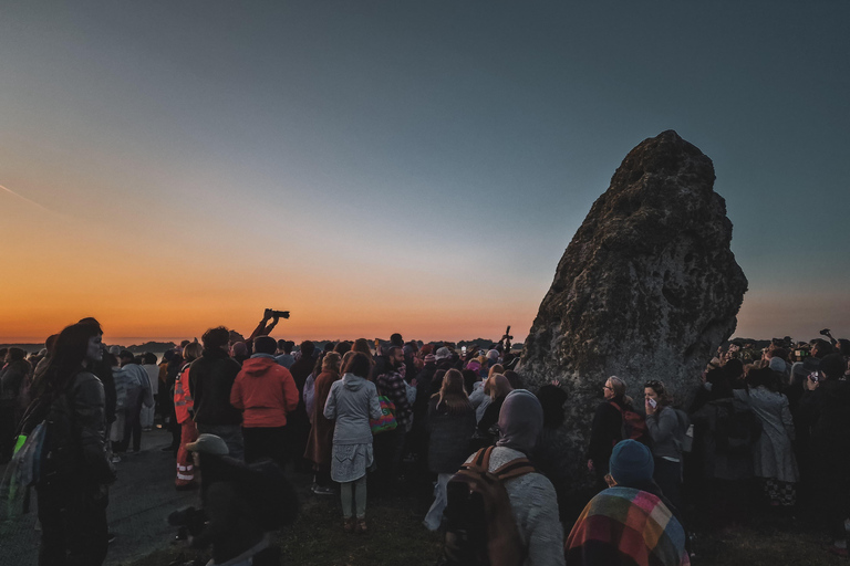 From London: Stonehenge Summer Solstice Sunrise Tour