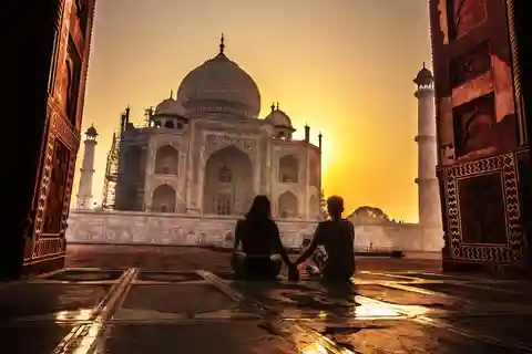 From Agra: Half Day Sunrise Tour of Taj Mahal with Agra Fort