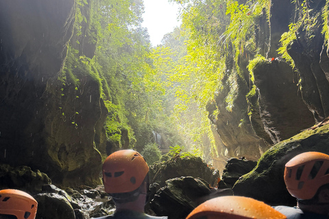 Vega Baja: Highlights views and Guided Tour in Caves