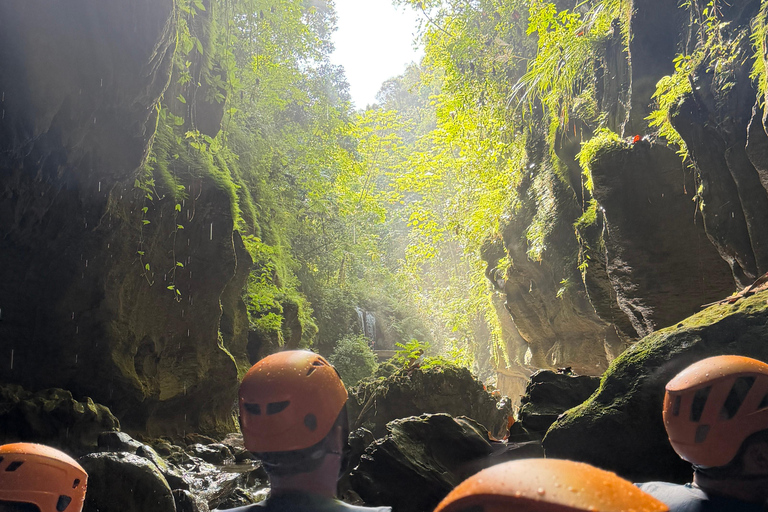 Vega Baja: Highlights views and Guided Tour in Caves