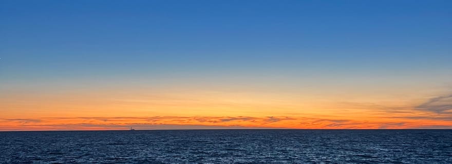 Marseille : Vieux Port, Notre Dame de la Garde, Soleil Couchant