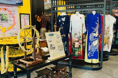 Hanoi: Guided Local Shopping Tour with Market Visit - Image 3