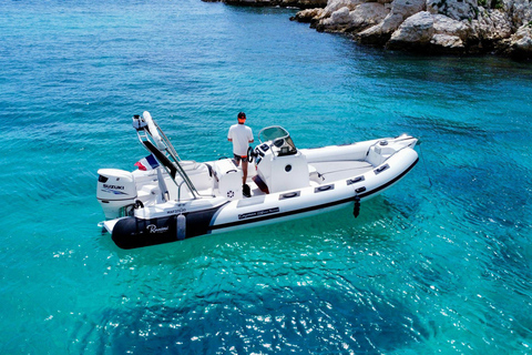 Marseille: Rent a private boat with a skipper private boat trip to calanques du frioul