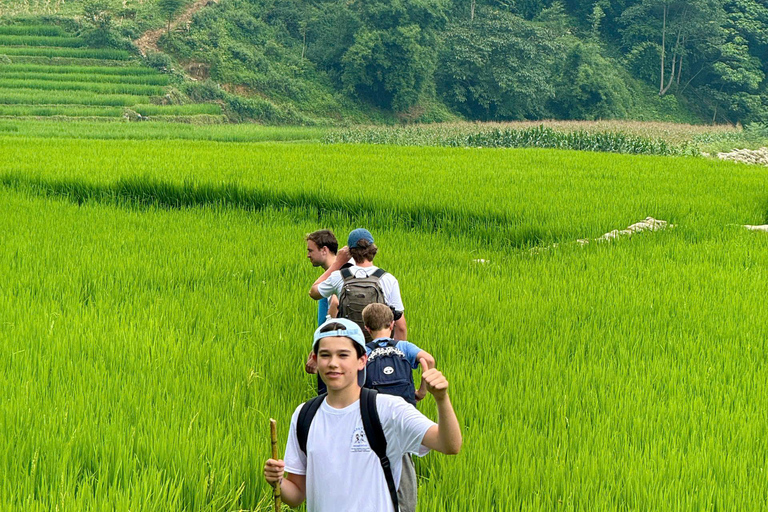 SA PA TREKTOCHT 2D/1N DOOR NATUUR EN CULTUUR MET LALA