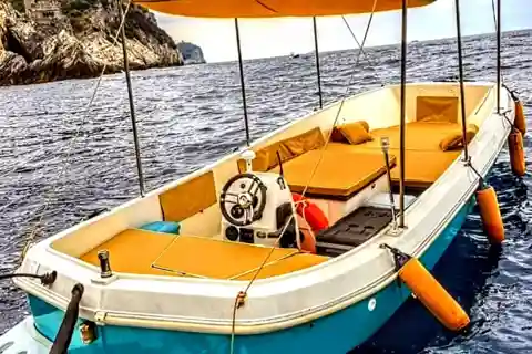 La Spezia: tour in barca delle Cinque Terre con cibo e bevande