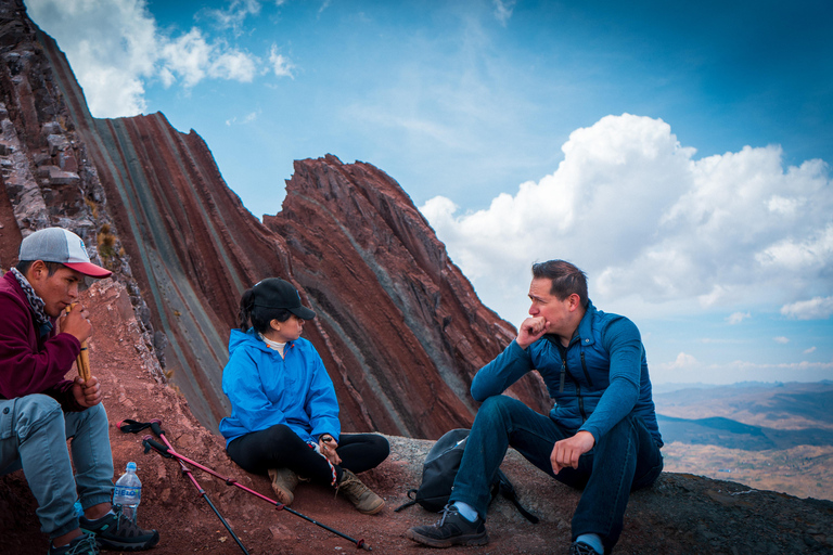 Cusco: Pallay Punchu Rainbow Mountain Full-Day Tour & Meals