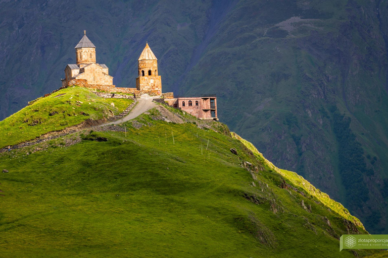 De Tbilisi até os arredores do Monte Kazbek!