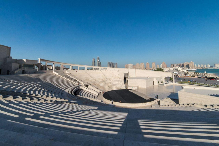 Doha: Guided Night Tour with Lights, Culture & Landmarks