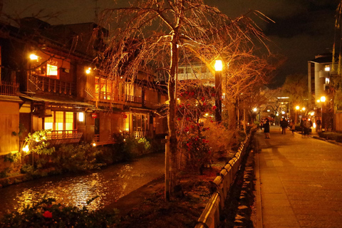 Quioto: Passeio noturno a pé por Gion com tradições de gueixasQuioto: passeio noturno a pé por Gion com tradições de gueixas