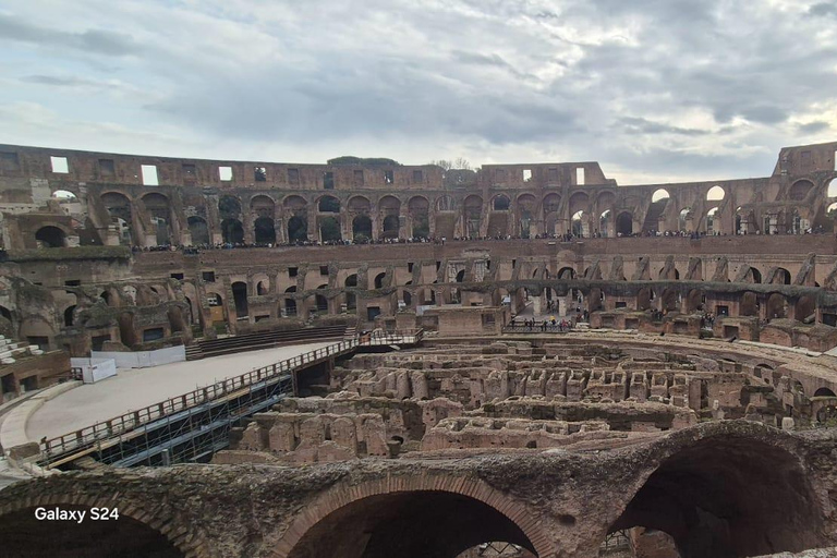 Rome: Colosseum, Roman Forum and Palatine Hill Tour