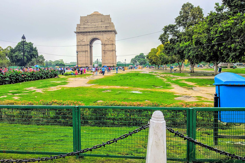 Delhi : Visite culinaire de la vieille ville de Delhi avec promenade en tuk tuk et cuisine de rueVisite privée avec voiture, chauffeur, guide privé et promenade en tuk tuk