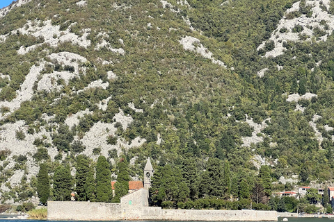 Azure Paradise : visite en bateau de la grotte bleue et de la baie de Kotor