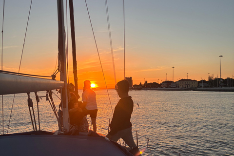 Sunset aboard a sailboat in Lisbon! Sunset aboard a sailing boat in Lisbon!