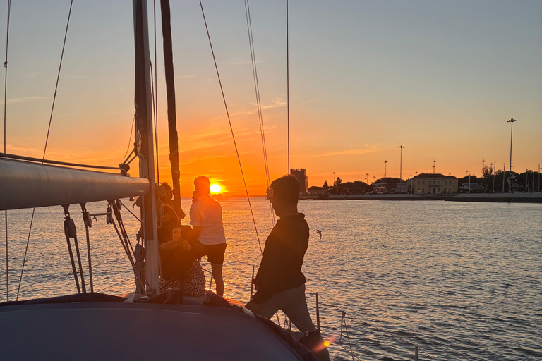Sunset aboard a sailboat in Lisbon! Sunset aboard a sailing boat in Lisbon!