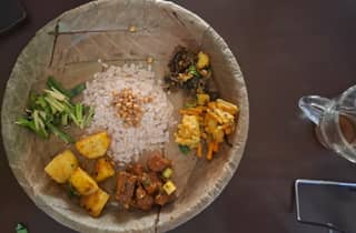 Koch mit Lisha: Nepalesischer und Newari-Kochkurs