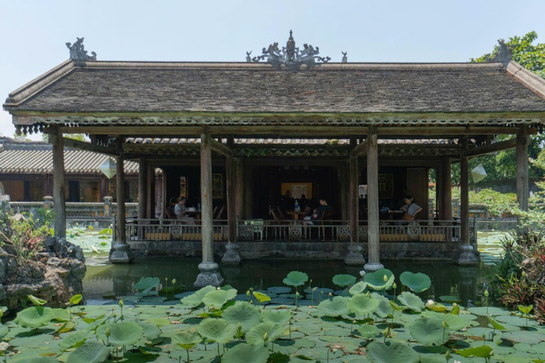 Tour Huế auf dem Rücken eines Motorrads