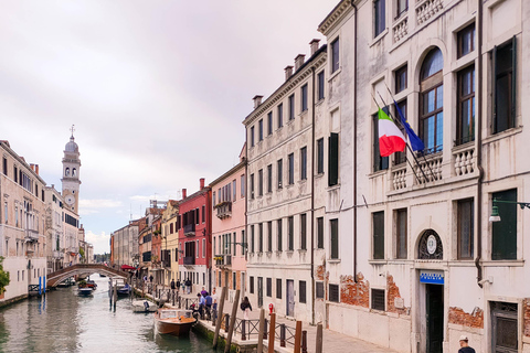 Venice: In the Footsteps of Commissario Brunetti Shared Group Tour in German