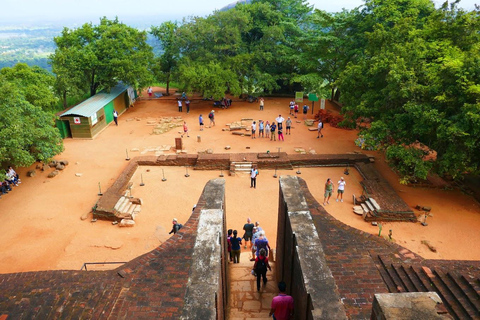 Sigiriya: Dagsutflykt med jeepsafari från Trincomalee