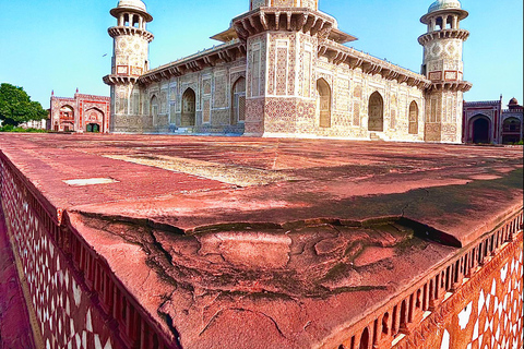 Same day Sunrise Agra tour from Delhi by carTaxi + TourGuide + Taj Mahal Ticket