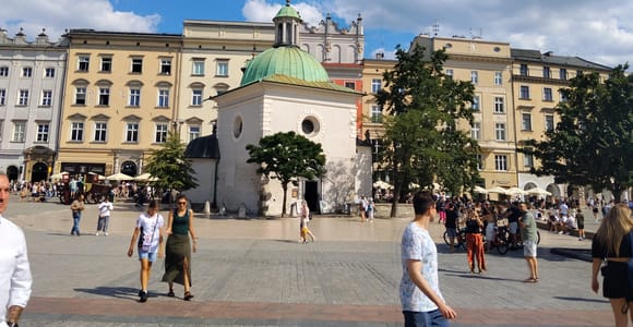 Krakow: Old Town Walking Tour with Wawel Castle