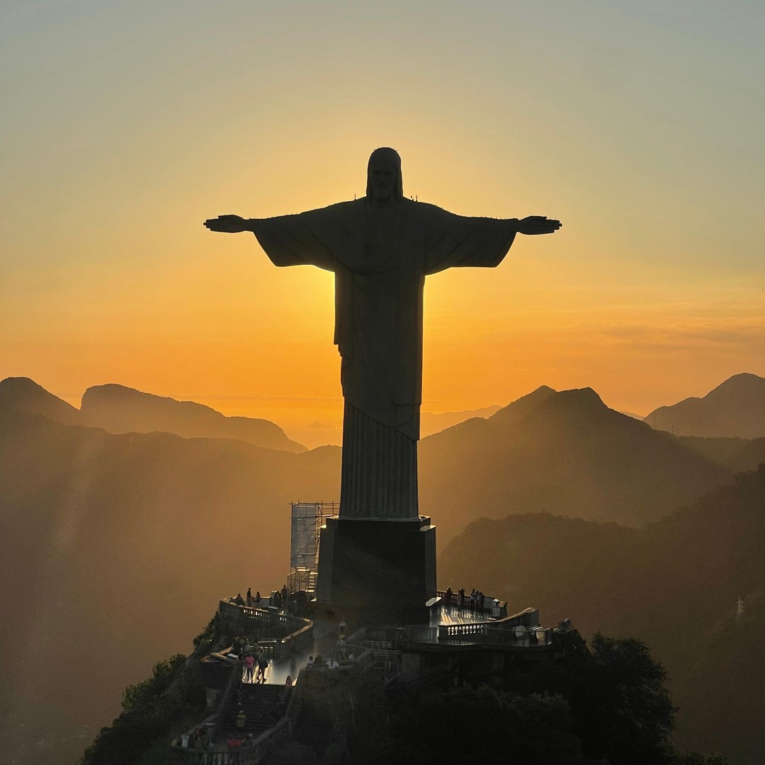 Colagem de mídia