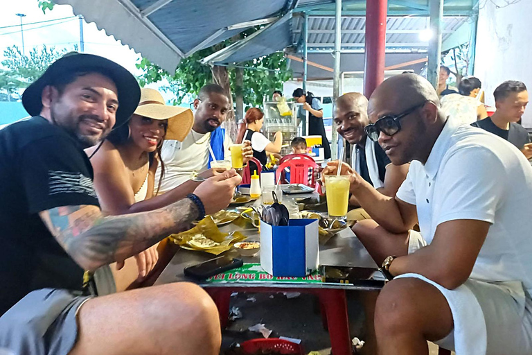 Entdecke Da Nang Food Tour und geführte Bootstour auf dem Han-Fluss