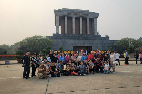 Tour della città di Hanoi con pranzo, guida, trasferimenti e biglietti