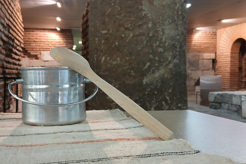 Sofia : dégustation de yaourt bulgare dans des ruines antiques – Édition exclusiveSofia : Dégustation de yaourt bulgare dans des ruines antiques – Exclusif