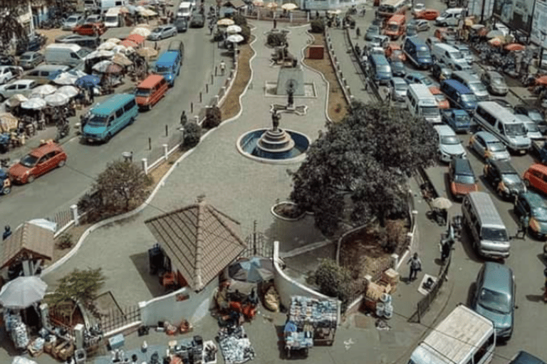 Makola Market Walking Tour: Fun, Snacks & Souvenir