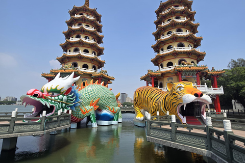 Taipei to Kaohsiung Highlights: Private Day Tour