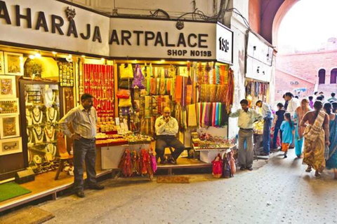 Delhi: Private Shopping Tour with Guide and Transfer