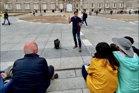 Madrid: Guided Walking Tour of Must-See Sights