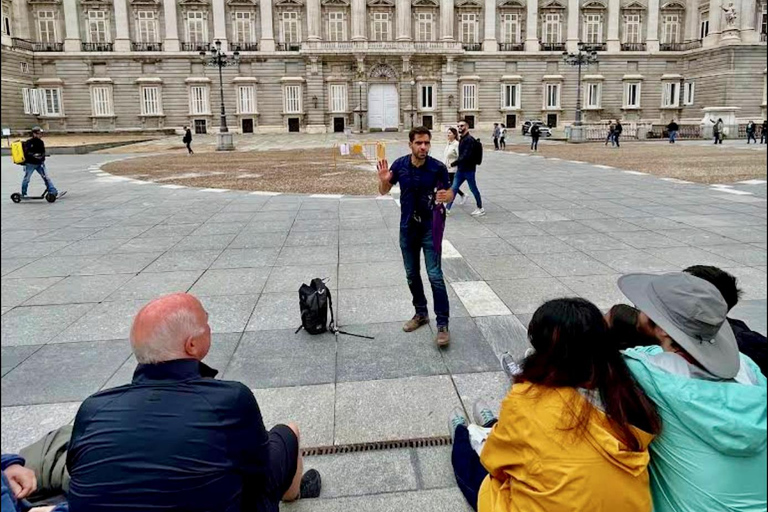 Madrid: Guided Walking Tour of Must-See Sights