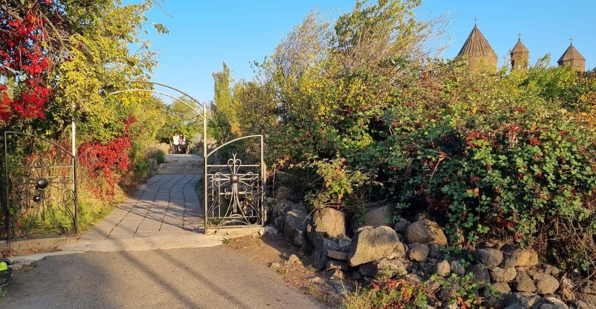 Saghmosavank&Hovhannavank Klöster mit Alphabet Allee GetYourGuide