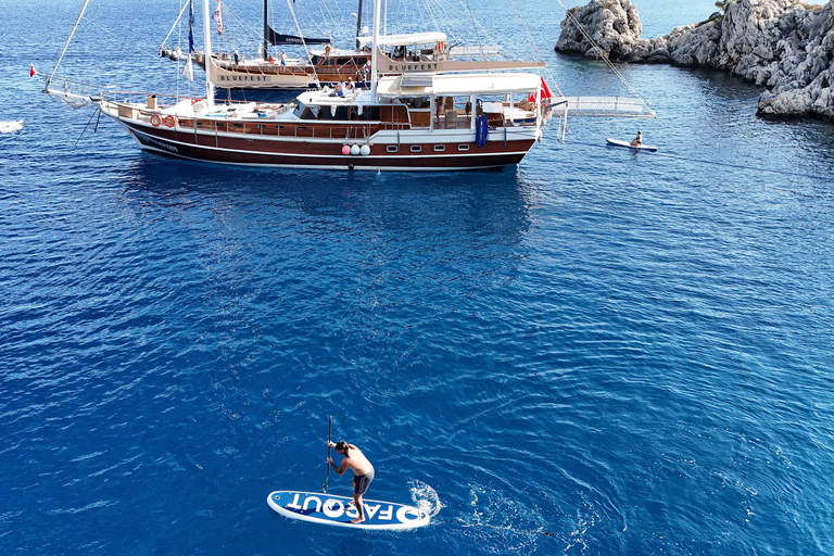 Navega na Turquia: Fethiye Kekova Fethiye Cruzeiro em Gulet de idades mistas