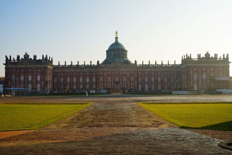 Potsdam: Hop-On Hop-Off Bus Tour with Audio Guide