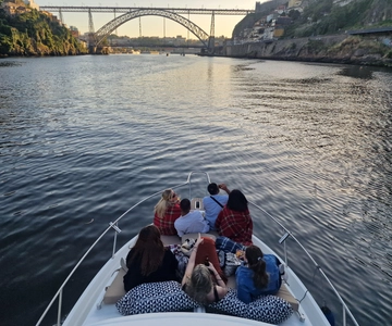 Porto: 6 Bridges Cruise & Port Wine with Sunset Option