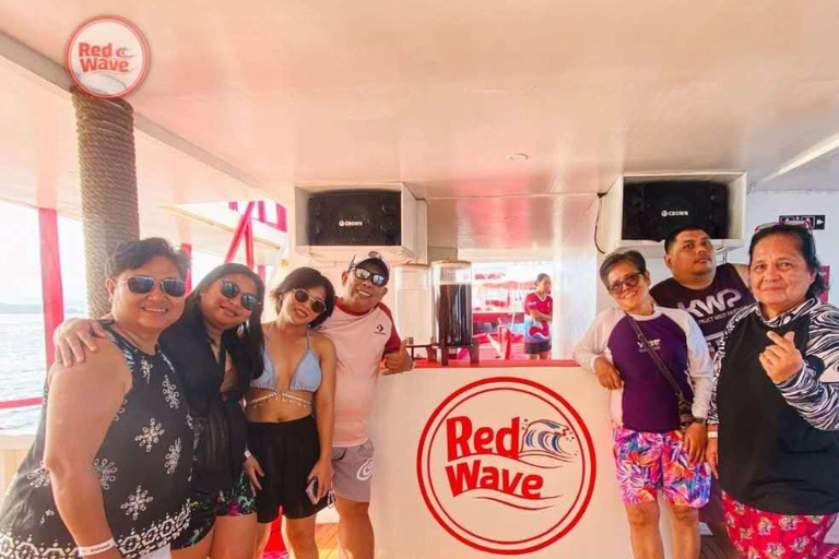 Boracay: Red Wave Island Hopping Tour with Water Activities
