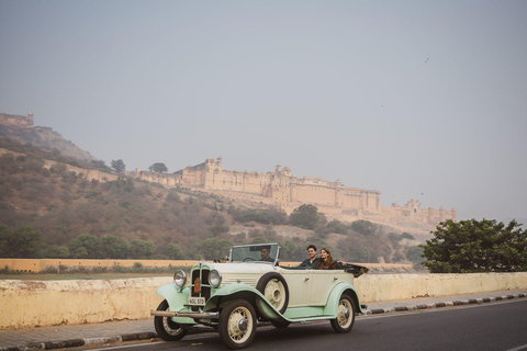 Jaipur: Wycieczka po mieście z odbiorem zabytkowego samochodu