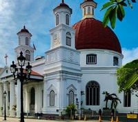 Semarang, Plongez dans les charmes de la ville avec un guide personnel - Hizvo