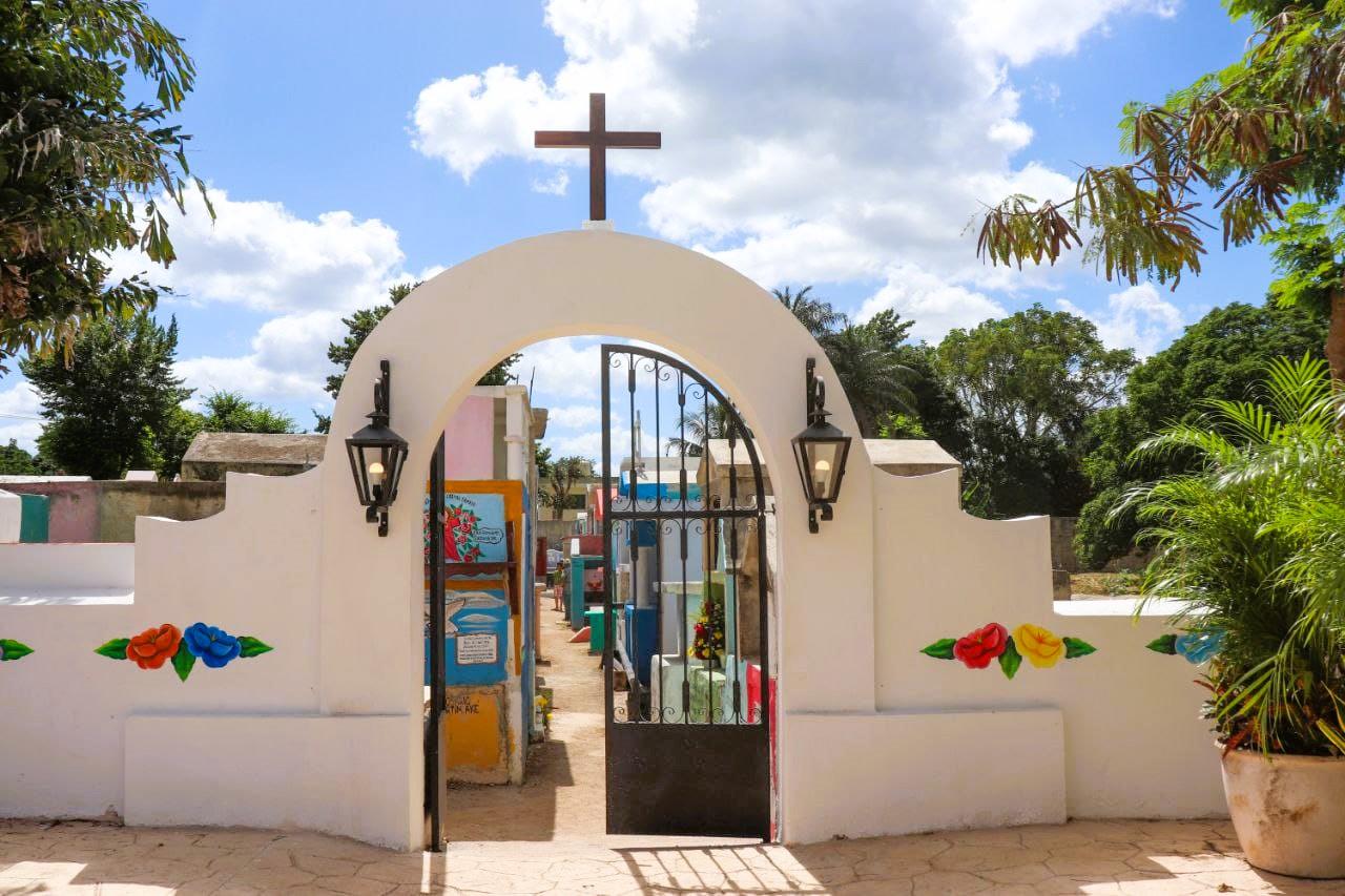 Campeche: Cochinita Pibil, Hüte und Maya-Friedhof