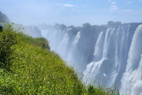 Aventura de lujo de un día en las cataratas Victoria con vuelo en helicóptero